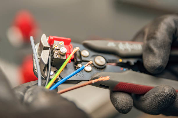 Best Emergency Electrical Repair  in Lindsay, CA