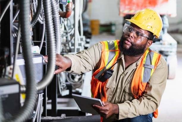 Best Electrical Outlet Repair  in Lindsay, CA